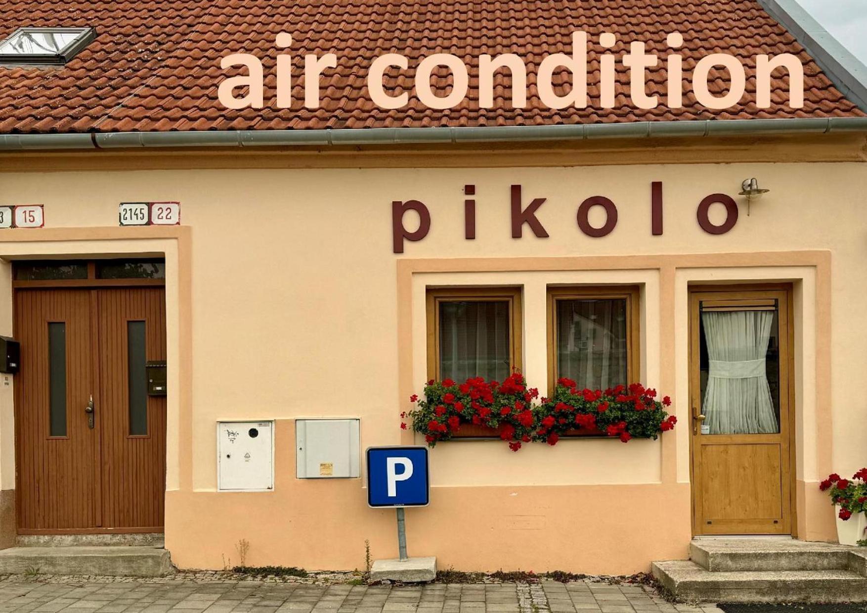 Pikolo - Izby Na Prenajom Hotell Nové Mesto nad Váhom Exteriör bild