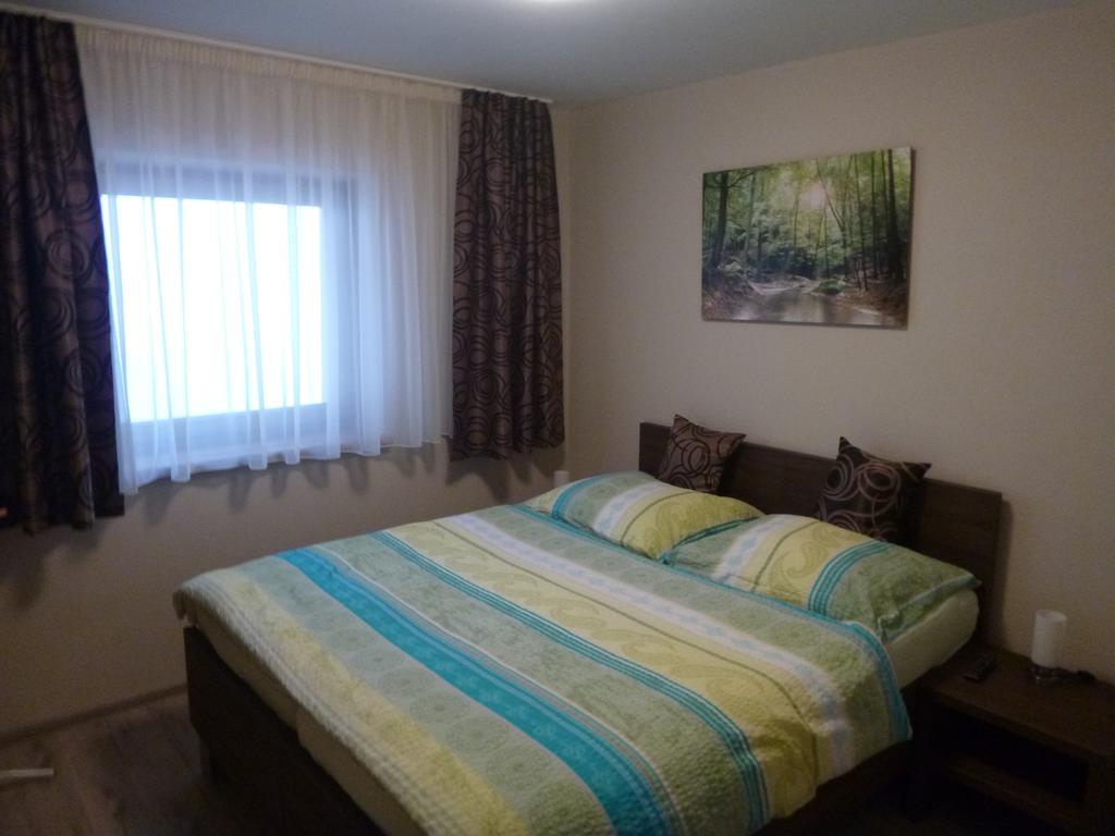 Pikolo - Izby Na Prenajom Hotell Nové Mesto nad Váhom Exteriör bild