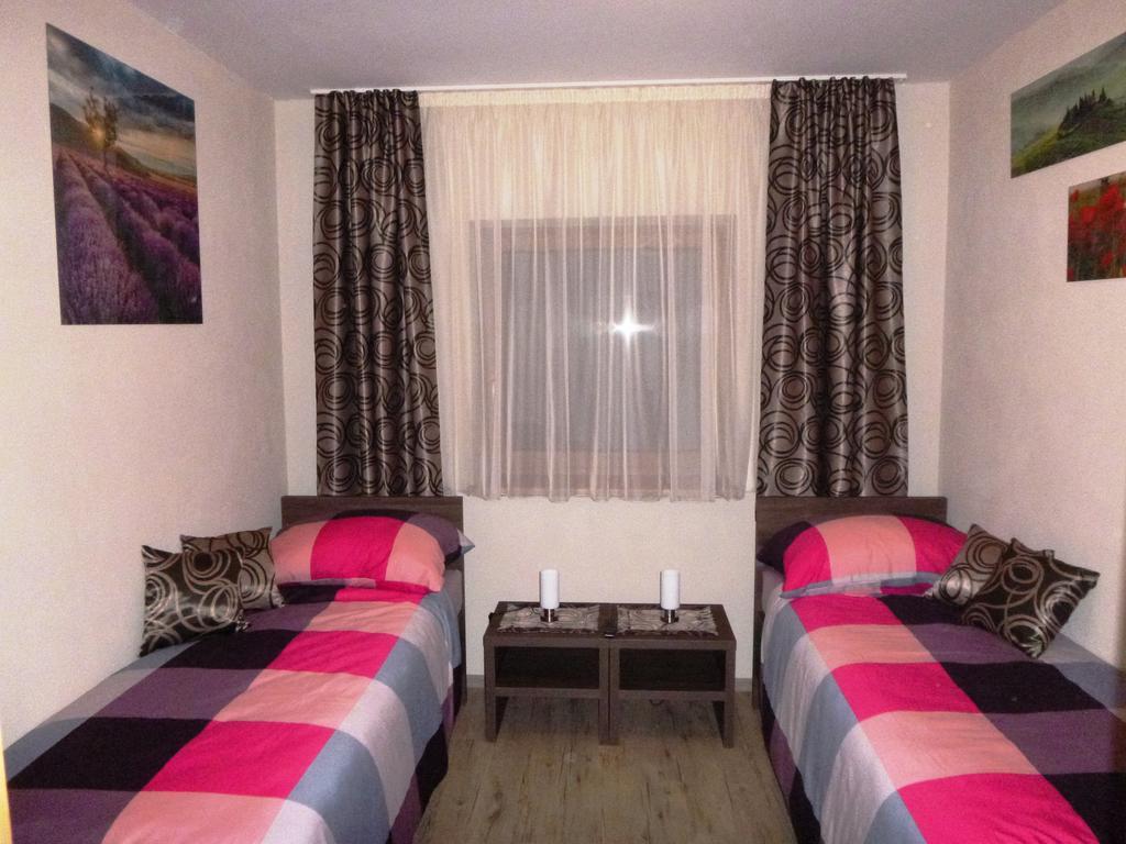 Pikolo - Izby Na Prenajom Hotell Nové Mesto nad Váhom Exteriör bild