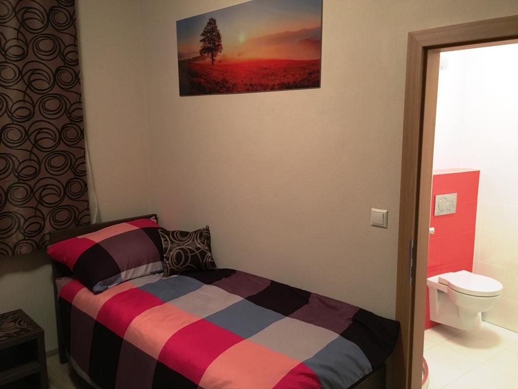 Pikolo - Izby Na Prenajom Hotell Nové Mesto nad Váhom Exteriör bild